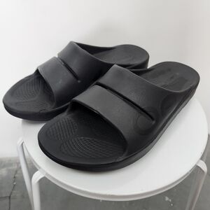 Oofos Ooah Slides Black Mens 9, Women's 11.